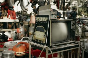 Como ganhar até R$ 500 por dia garimpando brechó