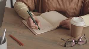 A nova obsessão silenciosa de quem quer sair do aperto: renda extra deixou de ser opção